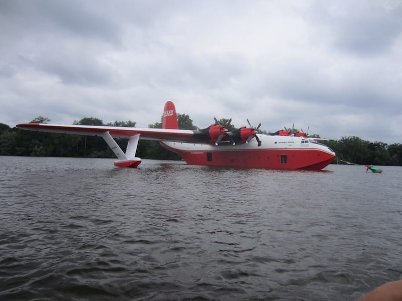 Taxiing on the water (Photo by Tom Snow)