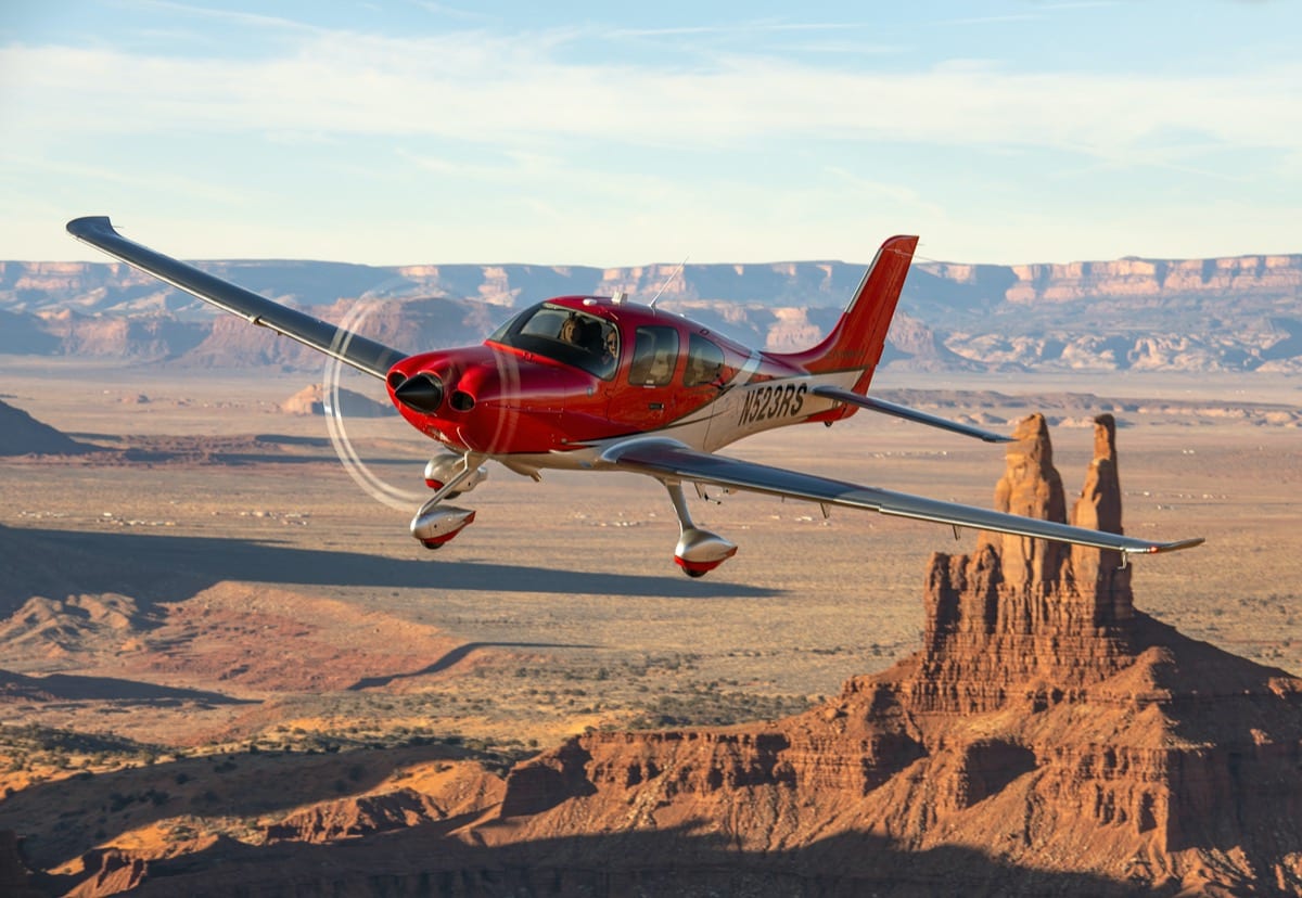 Learn to Fly with Cirrus Aircraft